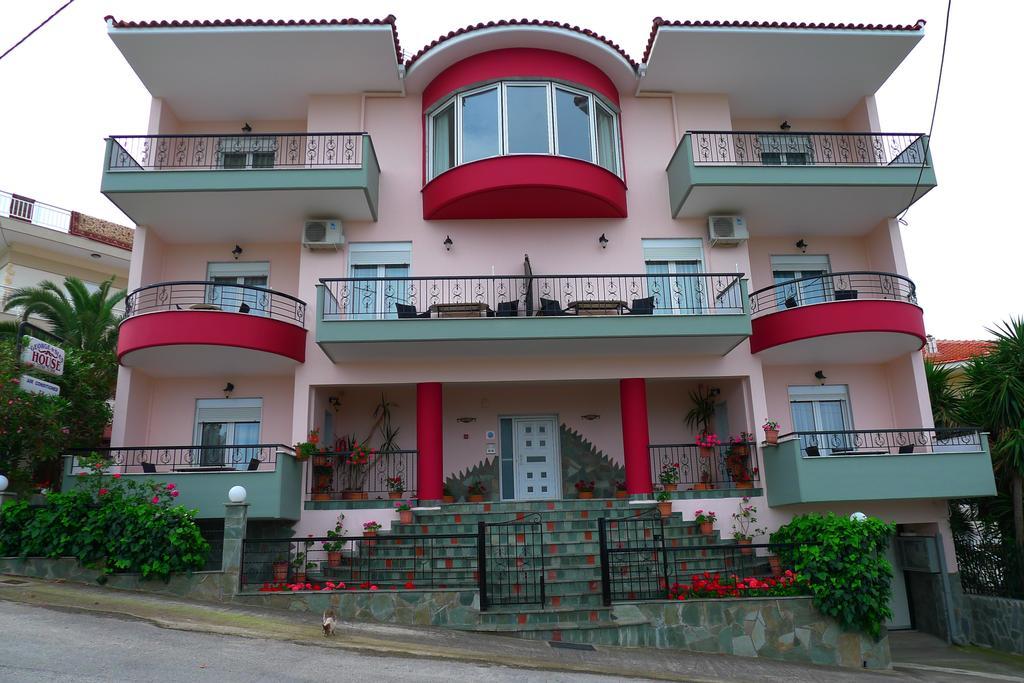 דירות נאוס מרמרס George & Sia'S House מראה חיצוני תמונה